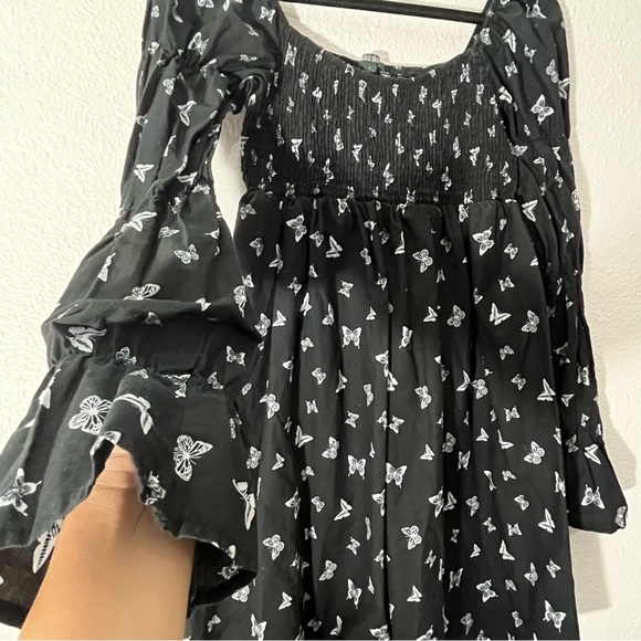 Black Wild Fable Size Small Smocked Bell Long Sleeve Blue Butterly Print Preowne - Picture 3 of 8